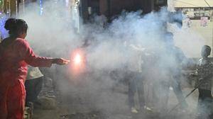 വായു മലിനീകരണം രൂക്ഷം ഡൽഹിയിൽ കൃത്രിമ മഴ പെയ്യിക്കാൻ സർക്കാർ