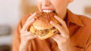 സ്കൂൾ ക്യാന്റീനുകളിൽ ജങ്ക് ഫുഡ് കെണി