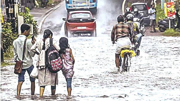 തുലാവർഷം ശക്തിപ്രാപിച്ചു,​ സംസ്ഥാനത്ത് ശക്തമായ മഴ തുടരും