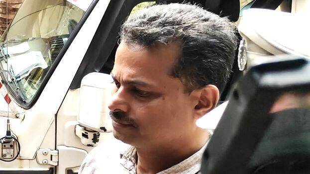 പാലത്തായിയിൽ 4-ാം ക്ളാസുകാരിക്ക് പീഡനം , അദ്ധ്യാപകൻ പത്മരാജന് മരണം വരെ ജയിൽ