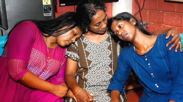 കൈപിടിക്കാൻ വേണുവില്ല; പഠന സ്വപ്നം തകർന്ന് മക്കൾ