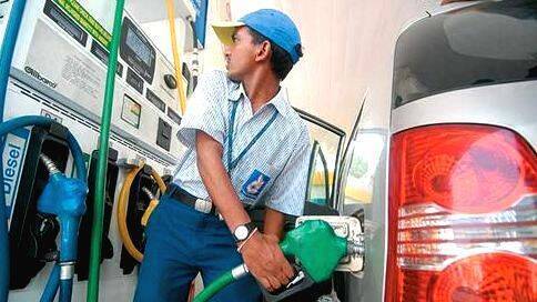 പൊള്ളില്ല ഇന്ധനം; പെട്രോൾ, ഡീസൽ വില കൂടില്ല, തീരുവ കുറച്ച് കേന്ദ്രസർക്കാർ